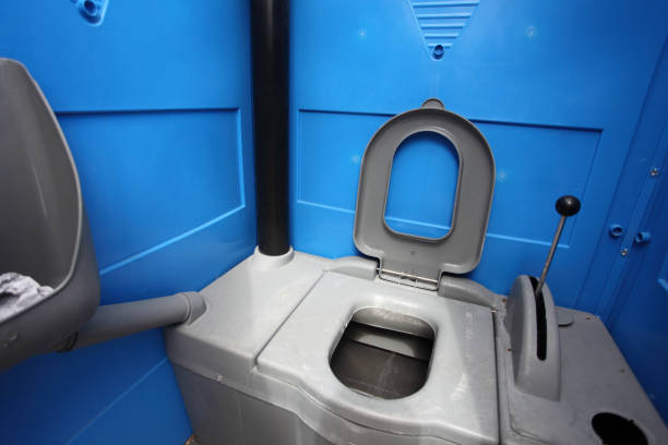 Best Portable toilet rental cost  in Indnola, IA